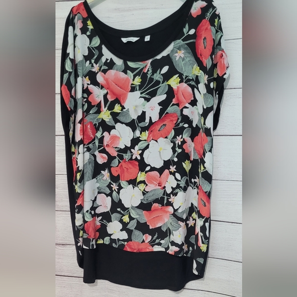 Nwot Reitmans floral print sleeveless blouse - Picture 1 of 10